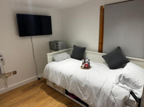 Self Contained Room Summer House En-suite